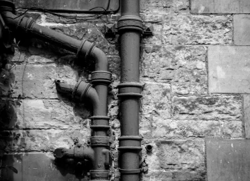 Sewer smell coming from your sump pit: causes and what to do